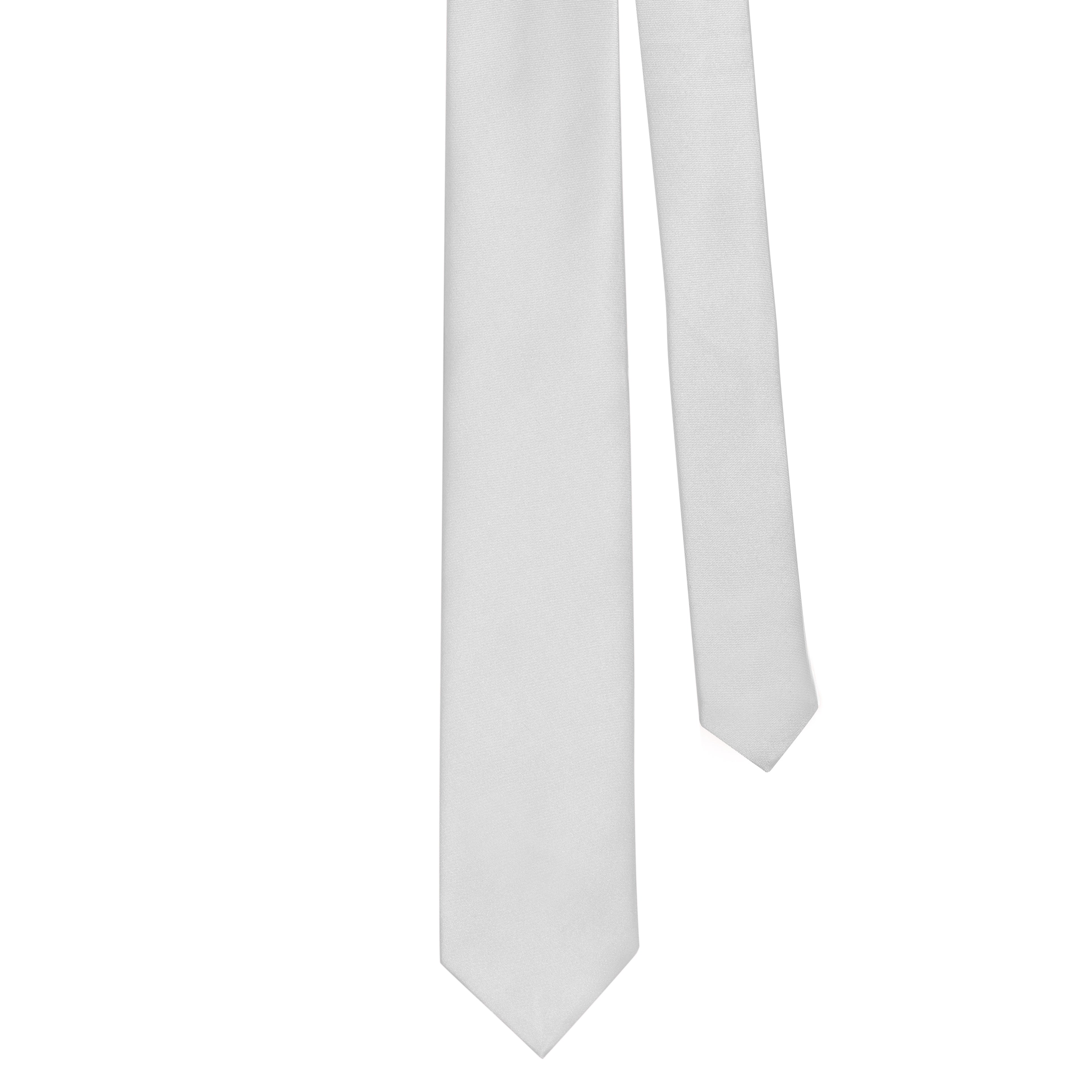 Charming Classic White Tie