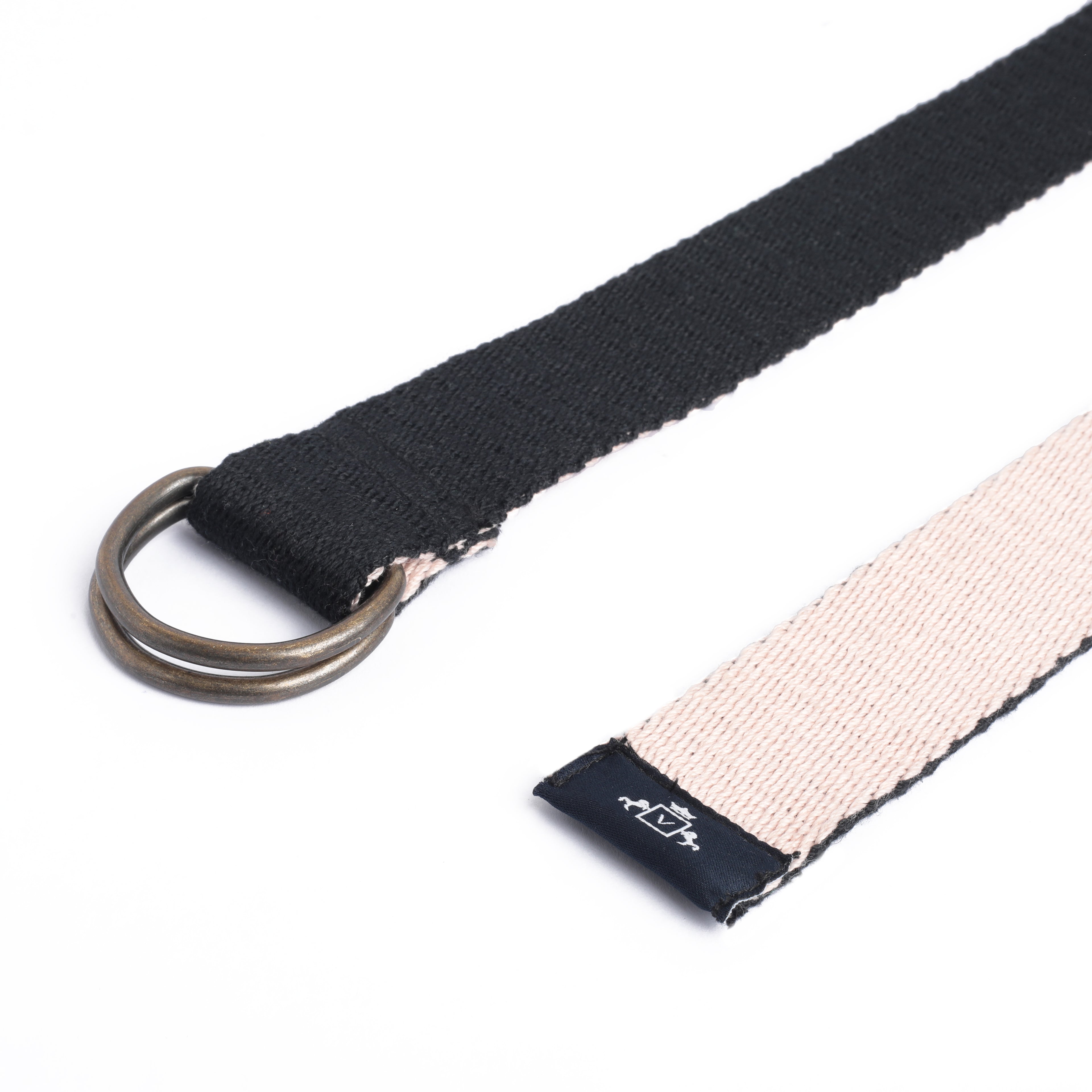 Chic Transformations: Solid Reversible Belt in Black and Peach