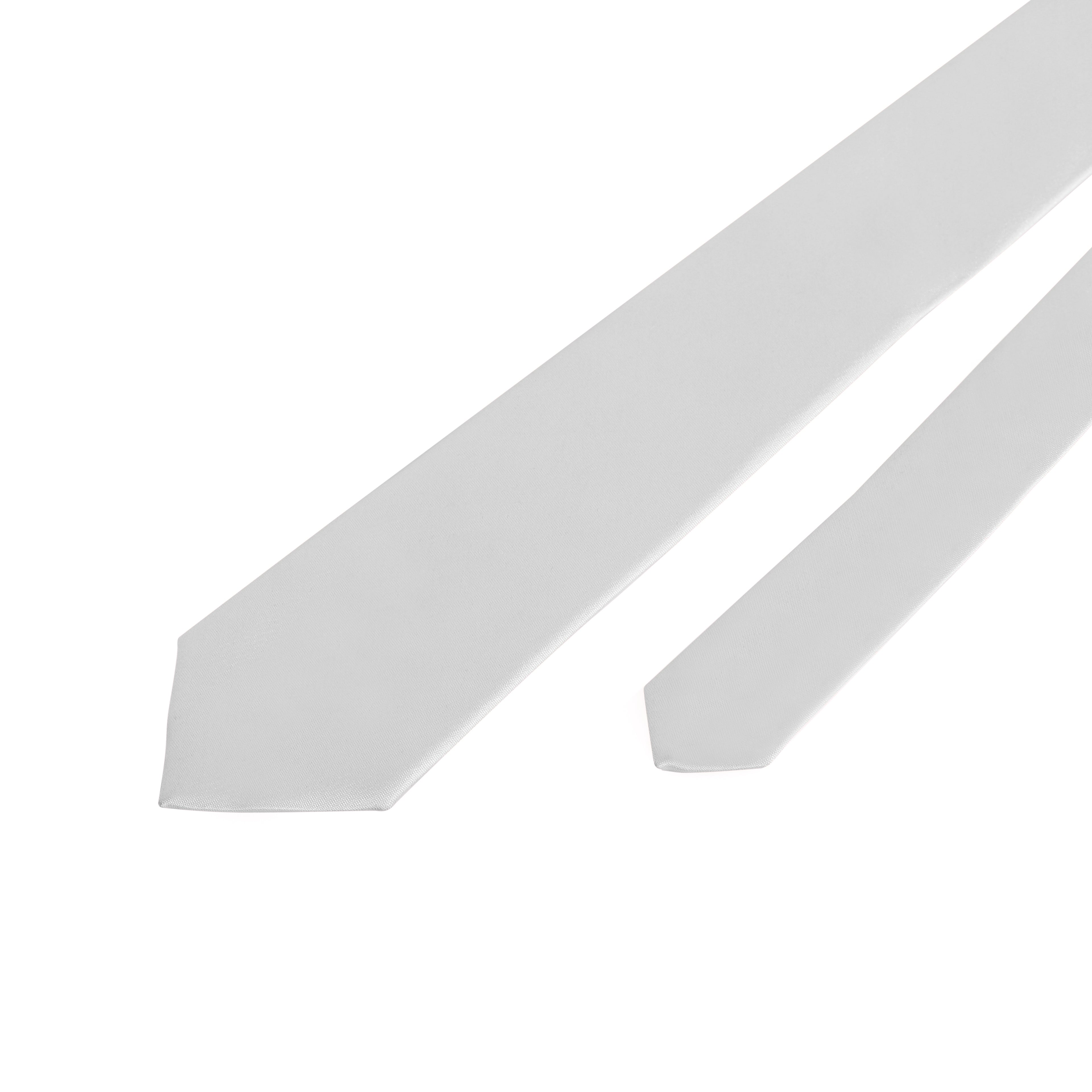 Charming Classic White Tie