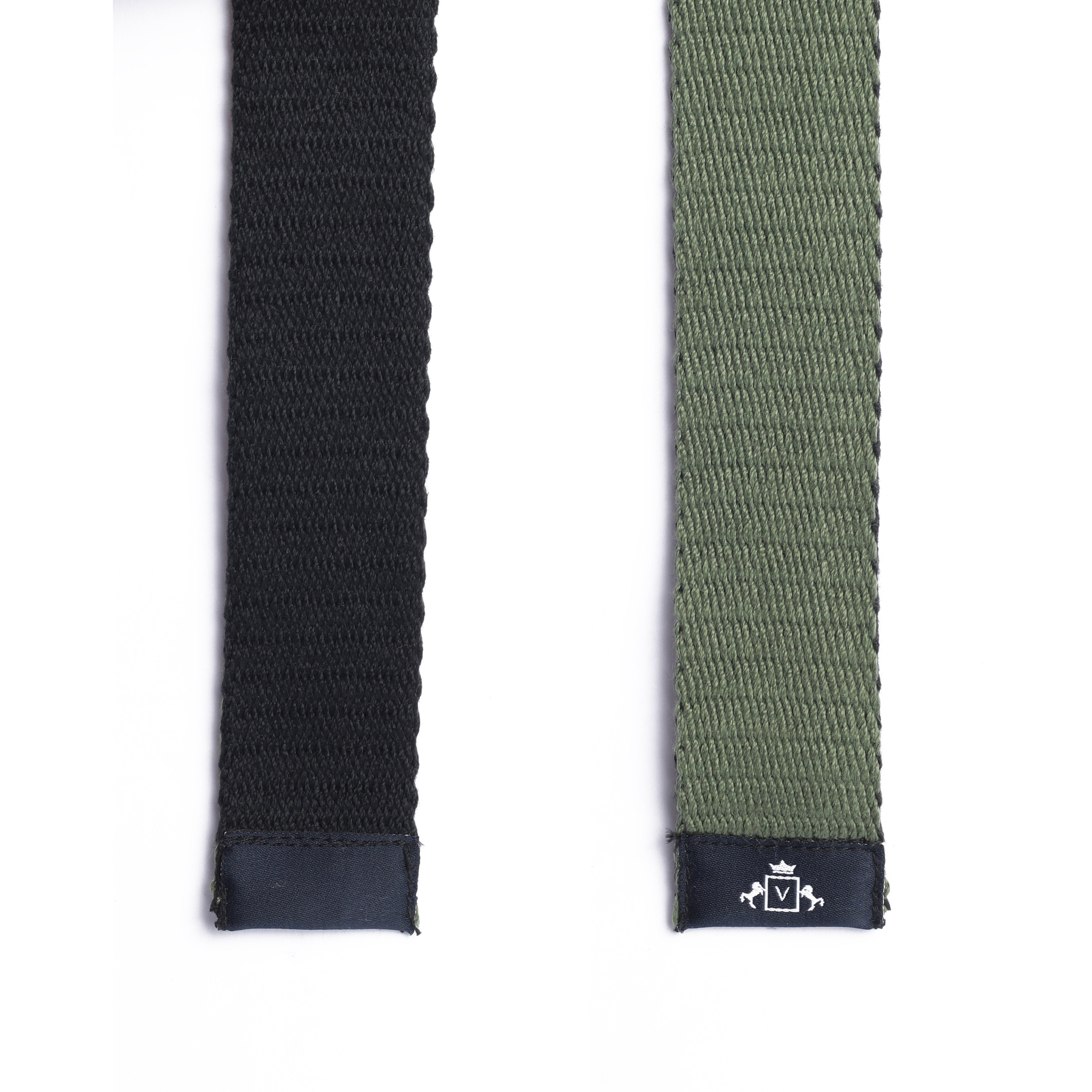 Style Shift: Reversible Belt for Every Occasion in Black and Green